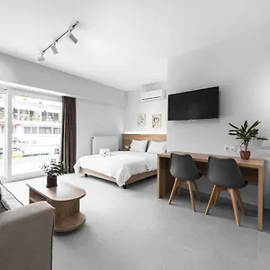 P30, Nilie Hospitality Mgmt Salonicco