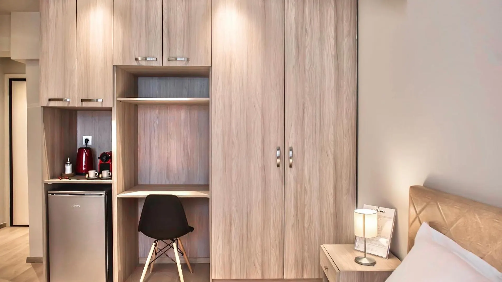 Aura Studio V10 By Halu! Thessaloniki 0*,  Greece